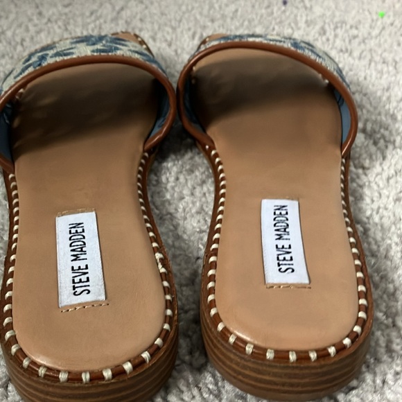 size 7 steve madden sandals wore once - Picture 4 of 6